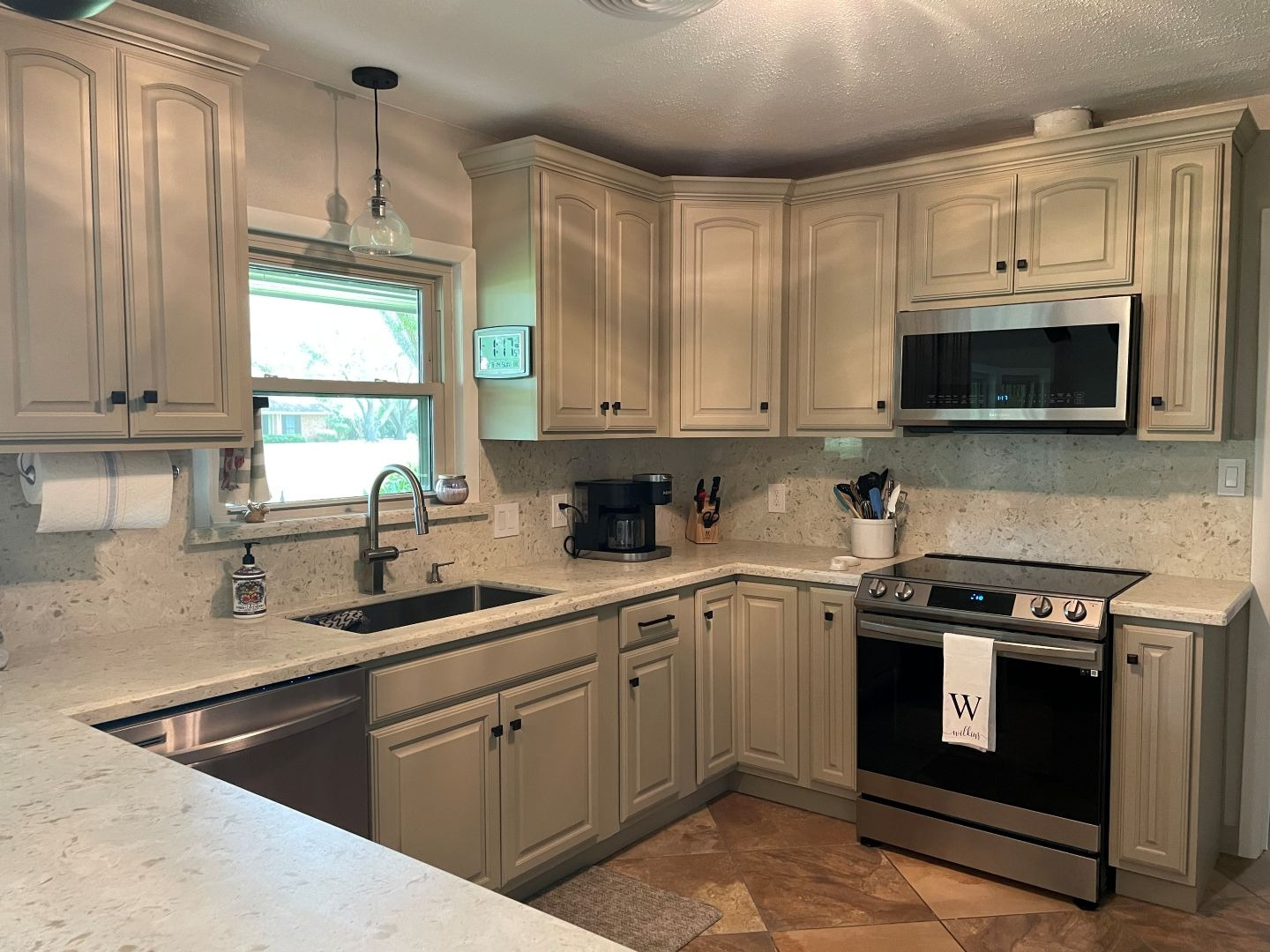 Custom countertops and cabinetry in an El Campo, TX kitchen